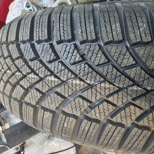 Пара шин 205 55 r16 Bridgestone Blizzak lm 005 DriveGuard rsc.3523г.8.2mm., 8.2 мягк. 22г.99%остаток