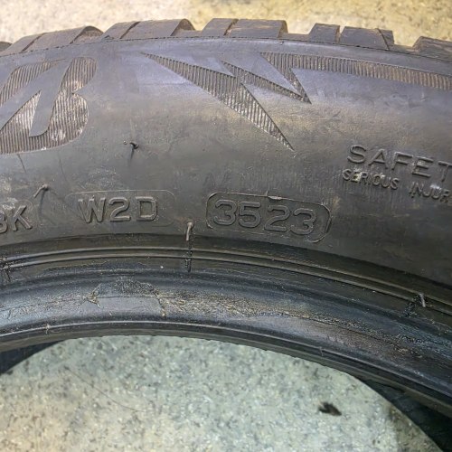 Пара шин 205 55 r16 Bridgestone Blizzak lm 005 DriveGuard rsc.3523г.8.2mm., 8.2 мягк. 22г.99%остаток