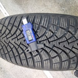 205 55 r16 Goodyear UltraGrip 9+ 8.5mm 2122г.95%остаток, латочка