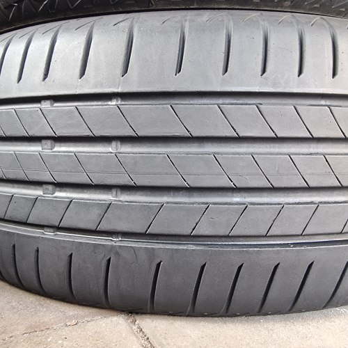 Комплект шин 225 50 r18 Bridgestone Turanza T005 5.7мм6.5мм 95%остаток 22г.