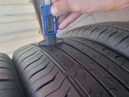 Комплект шин 215 60 r17 Continental ContiEcoContact 6 17г. 7.5мм 6.5mm 90%остаток