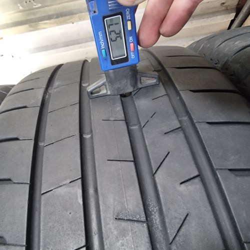 Комплект шин 235 55 r18 Bridgestone Alenza 001 4918г. 85%остаток 5.5-6мм