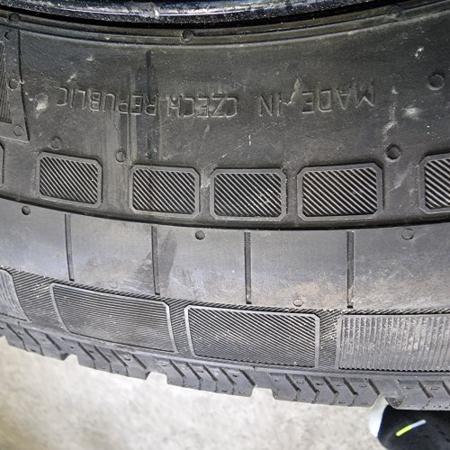 225 75 r16 Continental VancoFourSeason 2 14.24г 95% остаток 8.8мм