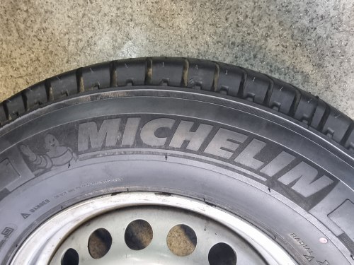 225 75 r16c Michelin Agilis 116/118R б.г 9mm. Нов. С запаски