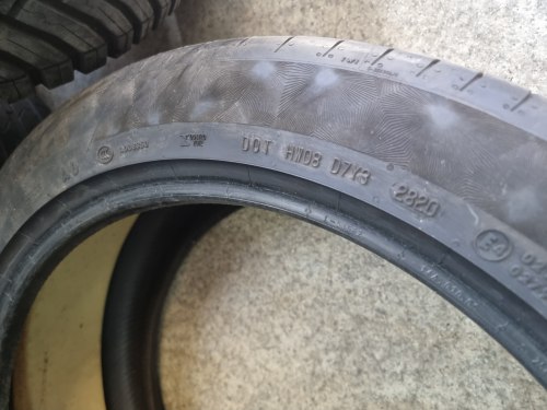 Пара шин 245 45 r20 Continental PremiumContact 6, 20г22г. АО seal, Второе обычное без сеал, 7мм.6мм