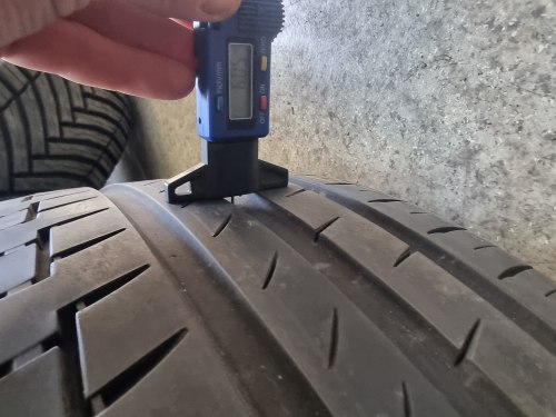 Пара шин 245 45 r20 Continental PremiumContact 6, 20г22г. АО seal, Второе обычное без сеал, 7мм.6мм