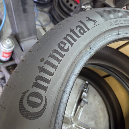 Пара шин 245 45 r20 Continental PremiumContact 6, 20г. АО seal остаток 5.7-6мм