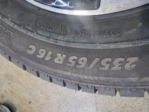Пара шин 235 65 r16c Michelin Agilis 115/113R 19г. 7.3mm. 90%остаток