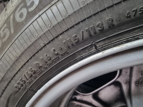 235 65 R16c Continental VanContactEco 23г 7.5mm 95% остаток