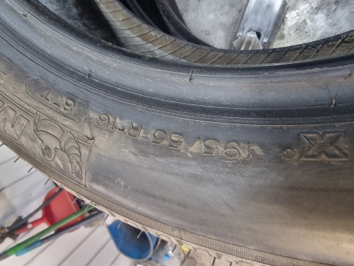 Пара шин 195 55 r16 Michelin Energy saver остаток 95% 2010г. Микротрещинки по протектору