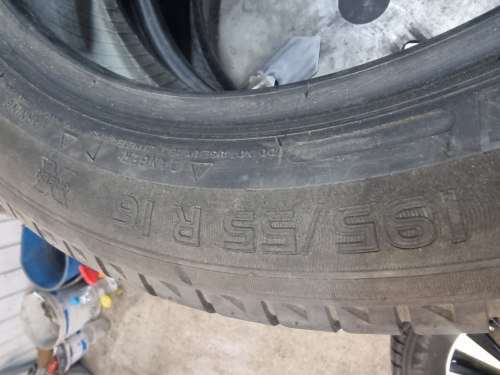 Пара шин 195 55 r16 Michelin Energy saver остаток 95% 2010г. Микротрещинки по протектору