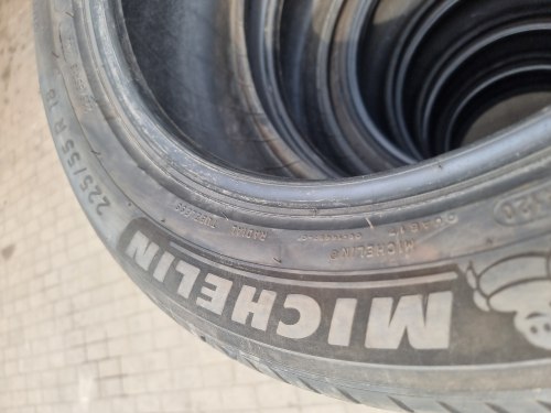 Пара шин 225 55 r18 Michelin Primacy 4 4120г. Сост.90% остаток 5.5мм
