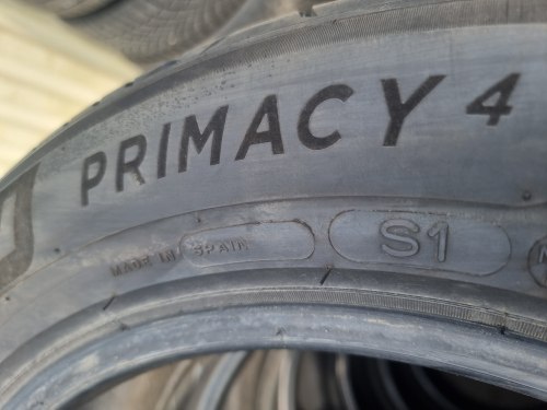 Пара шин 225 55 r18 Michelin Primacy 4 4120г. Сост.90% остаток 5.5мм