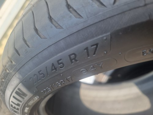 Комплект шин 225 45 r17 Michelin Primacy 4 21г. Сост. 95% остаток 6.2mm
