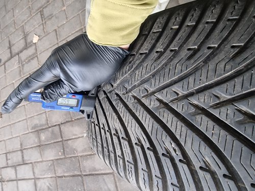 Пара шин 235 50 r18 BF Goodrich g-ForceWinter 6.5mm 90% остаток 2820г.