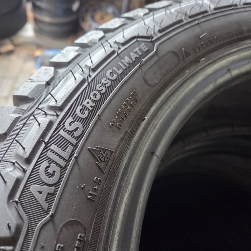 Пара шин 225 55 R17C Michelin Agilis cross climate остаток 7.5мм 21- 24г
