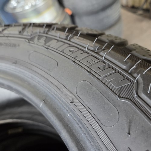 Пара шин 225 55 R17C Michelin Agilis cross climate остаток 7.5мм 21- 24г