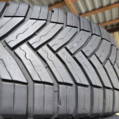 Пара шин 225 55 R17C Michelin Agilis cross climate остаток 7.5мм 21- 24г