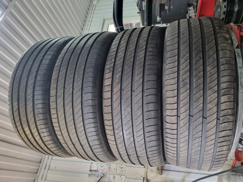 Комплект шин 225 55 r18 Michelin Primacy 4 6мм-6.5мм 90%остаток 22.22.22.19