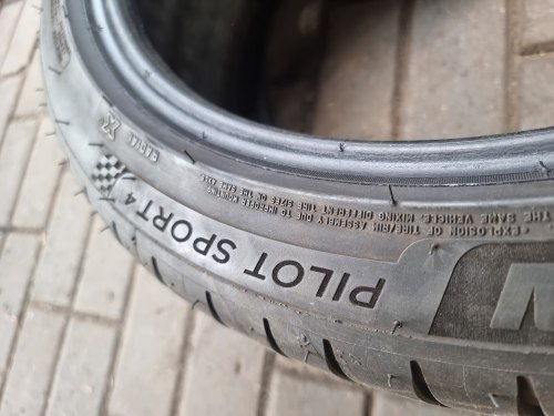 255 40 r20 Michelin Pilot sport 4 4820г.6.3мм 95%остаток прок. По протект.латочка