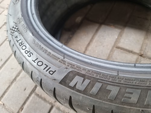 255 40 r20 Michelin Pilot sport 4 4820г.6.3мм 95%остаток прок. По протект.латочка