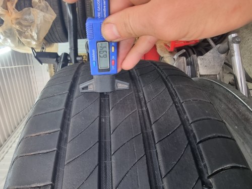 245 45 r19 Michelin Primacy 4 POL параллон acoustic 6,8мм 90%остаток корд. Латка