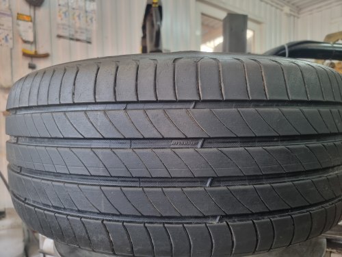 245 45 r19 Michelin Primacy 4 POL параллон acoustic 6,8мм 90%остаток корд. Латка