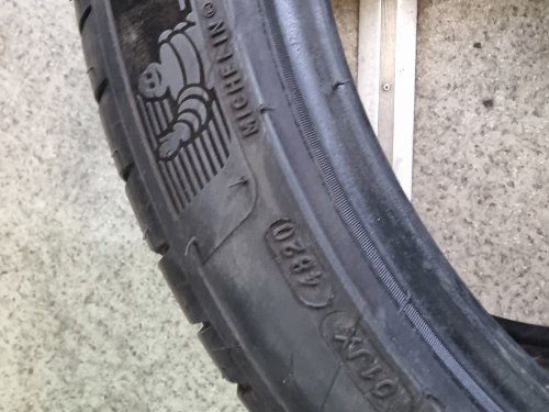 Пара шин255 40 r19 Michelin Pilot sport 4 100Y/100w4820г.6мм 95%остаток прок.,4мм 23г,75%остаток.латочка