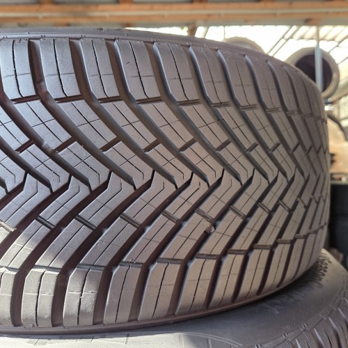 235 35 r19 Continental All Season Contact 21г остаток 8мм