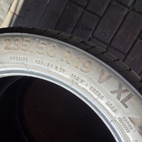 Комплект шин 235 50 r19 Continental PremiumContact 6 18,20,23,23г. Остаток 6.5-7мм