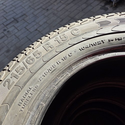 Комплект шин 215 65 R15C Continental Vanco 2 остаток 99% 18г.