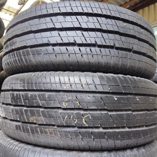 Комплект шин 215 65 R15C Continental Vanco 2 остаток 25г. 99%