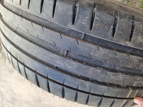 235 45 r19 Michelin Pilot sport 4 95%остаток6.7мм 22г. Космет.
