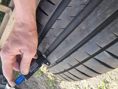 235 45 r19 Michelin Pilot sport 4 95%остаток6.7мм 22г. Космет.