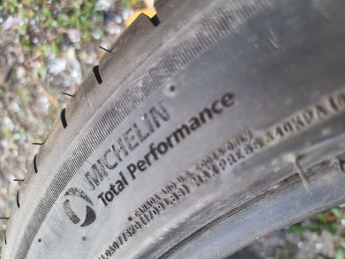 235 45 r19 Michelin Pilot sport 4 95%остаток6.7мм 22г. Космет.
