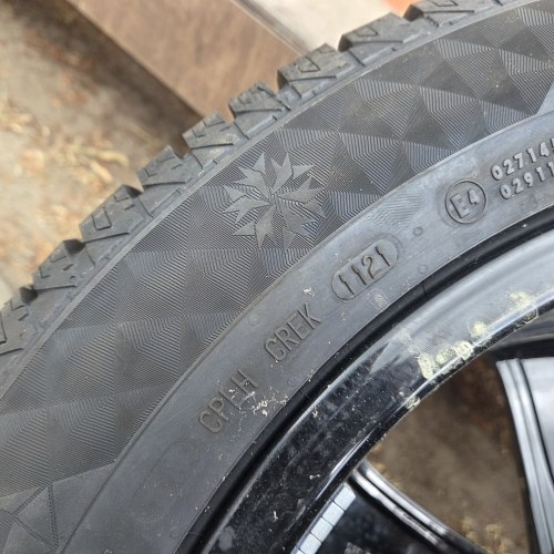 Комплект шин 255 50 R19 Continental Viking Contact 7 5021г сост.нов.99.9%остаток Липучка
