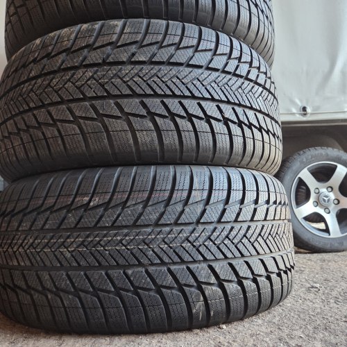 Комплект шин 255 50 R18 Bridgestone Blizzak LM.001 MO 20г