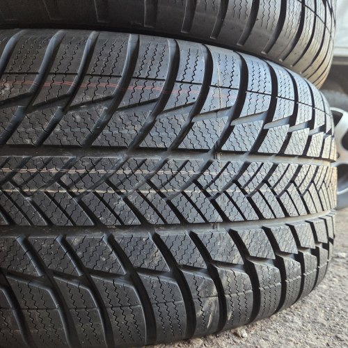 Комплект шин 255 50 R18 Bridgestone Blizzak LM.001 MO 20г