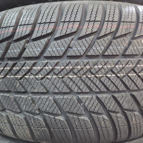 Комплект шин 255 50 R18 Bridgestone Blizzak LM.001 MO 20г