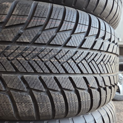 Комплект шин 255 50 R18 Bridgestone Blizzak LM.001 MO 20г