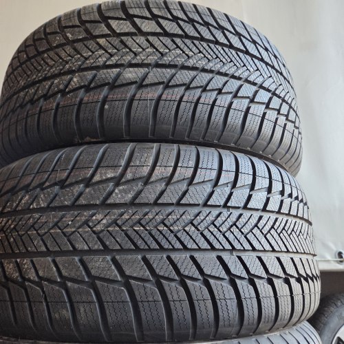 Комплект шин 255 50 R18 Bridgestone Blizzak LM.001 MO 20г