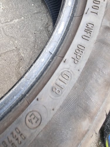 Пара шин 235 45 R18 Continental PremiumContact 6 18г. Остаток 95%