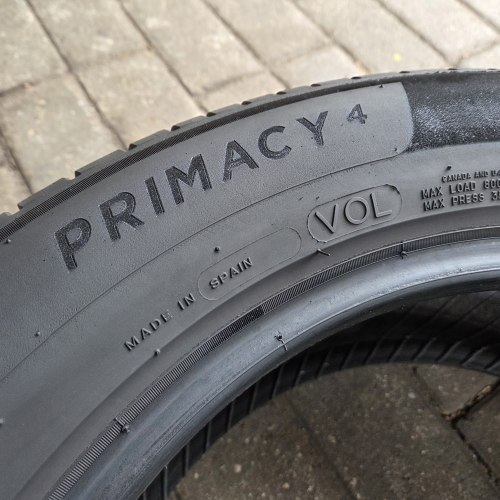 Пара шин 235 55 R18 Michelin Primacy 4 VOL 21г. Остаток 95% 6.3мм