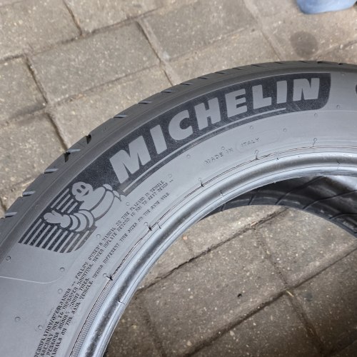 Пара шин 235 55 R18 Michelin E primacy MO 24г. Остаток 90% 6мм