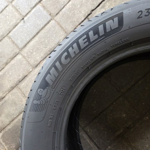 Пара шин 235 55 R18 Michelin E primacy MO 24г. Остаток 90% 6мм