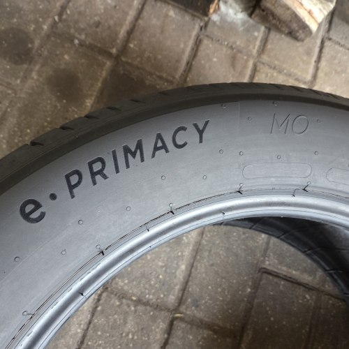Пара шин 235 55 R18 Michelin E primacy MO 24г. Остаток 90% 6мм