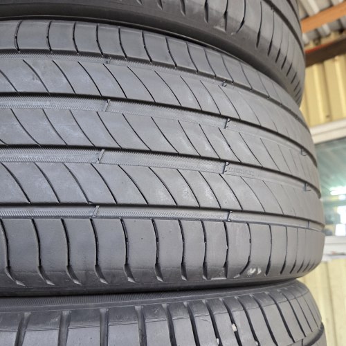 Пара шин 235 55 R18 Michelin E primacy MO 24г. Остаток 90% 6мм