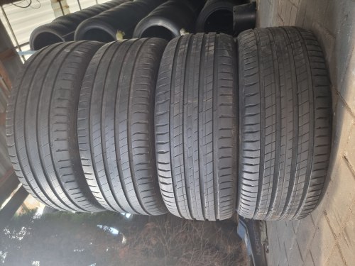 Комплект шин 235 55 R19 Michelin Latitude sport 3 (AO)22-22-19-23г. Остаток 95% Pol.Fr.