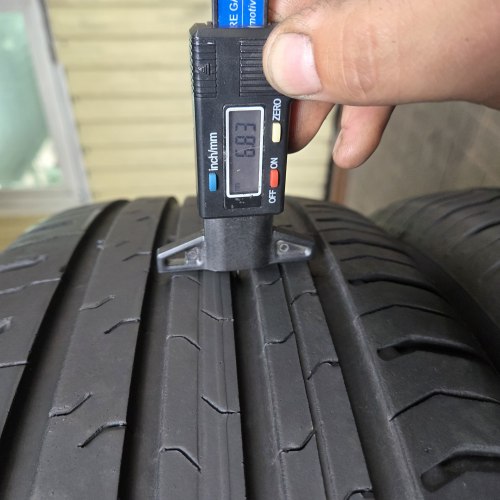 Комплект шин 215 55 R17 Continental ContiEcoContact 5 18г. Остаток 6.4-6.8мм 90%