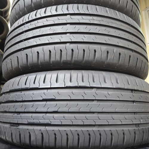 Комплект шин 215 55 R17 Continental ContiEcoContact 5 18г. Остаток 6.4-6.8мм 90%